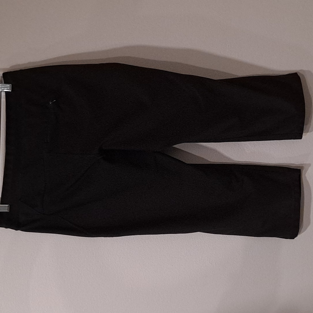 Lucy Capris - image 2